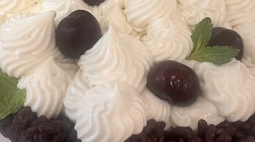 Mens sana in corpore sano: Cheesecake di Riso Soffiato con Crema alla Ciliegia e Namelaka