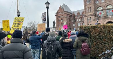 Un disastro dietro l’altro fra sprechi e false promesse