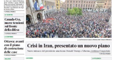 Front page of the Corriere Canadese newspaper showing a large crowd gathered in a square in Modena, beneath the bold Italian headline 'Italia sotto choc, Modena dice no alla paura' and a banner with green masthead.