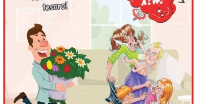 Cartoon scene of a man presenting a bouquet to a woman (the mom) in a living room while children playfully cling to her; Italian caption reads “Buona festa della mamma, tesoro!” with a red angry cloud near the mom.