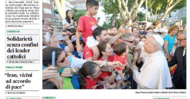 Front page of Corriere Canadese with a large photo of Pope greeting a crowd in Madrid and the headline 'Fede dalla parte dei poveri e dei malati'