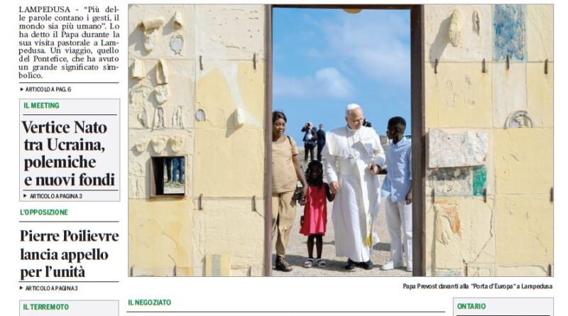 Front page of Corriere Canadese featuring Pope Francis at a doorway with migrants and the headline 'Il Papa: Il mondo sia più umano'.
