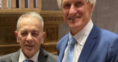 Diplomazia, agenda politica e leadership comunitaria
